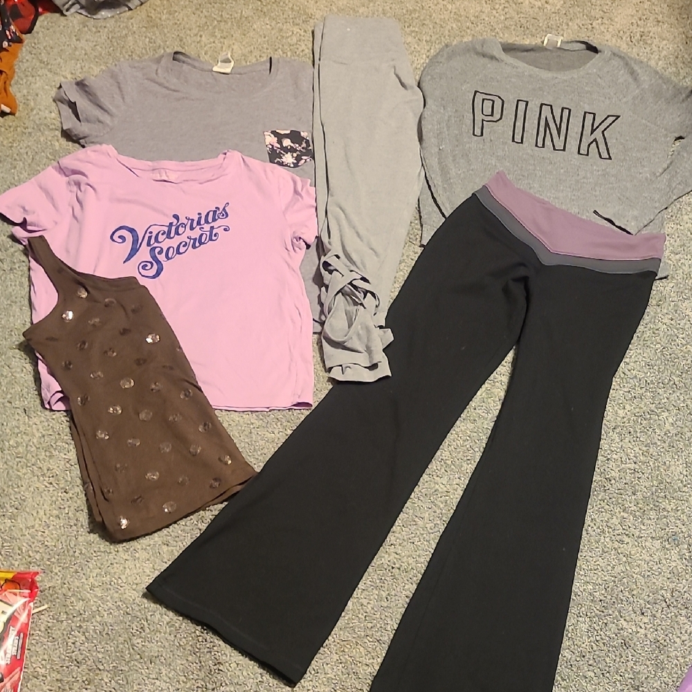 PINK Victoria's Secret Gray Short Sleeve Tee